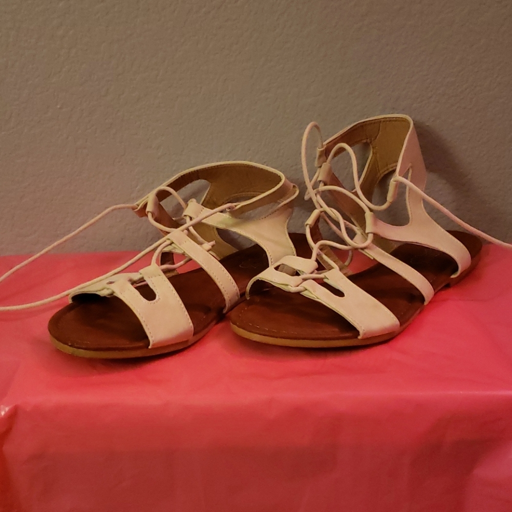 Sandles